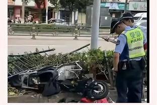 状态神勇！黄紫昌奋不顾身头球再破门，不过稍稍越位